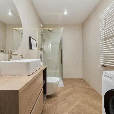 Apartamento Stylish Madalinskiego With Garden Terrace And Free Garage By Renters